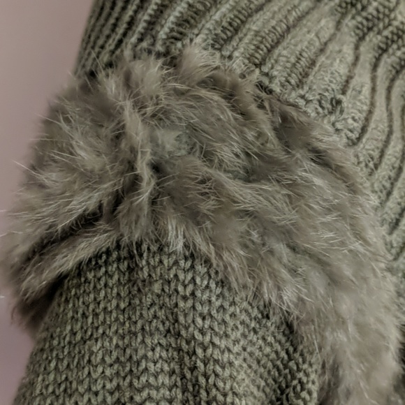 Sweater/Jacket - Picture 3 of 6